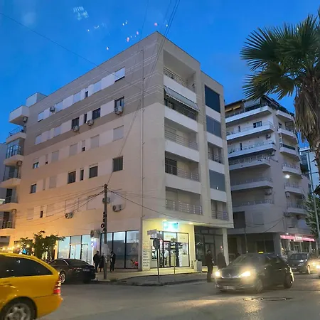 Ec Apartment *